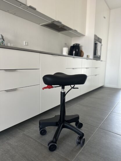 Nina bremsestol, ideel til køkkenet
